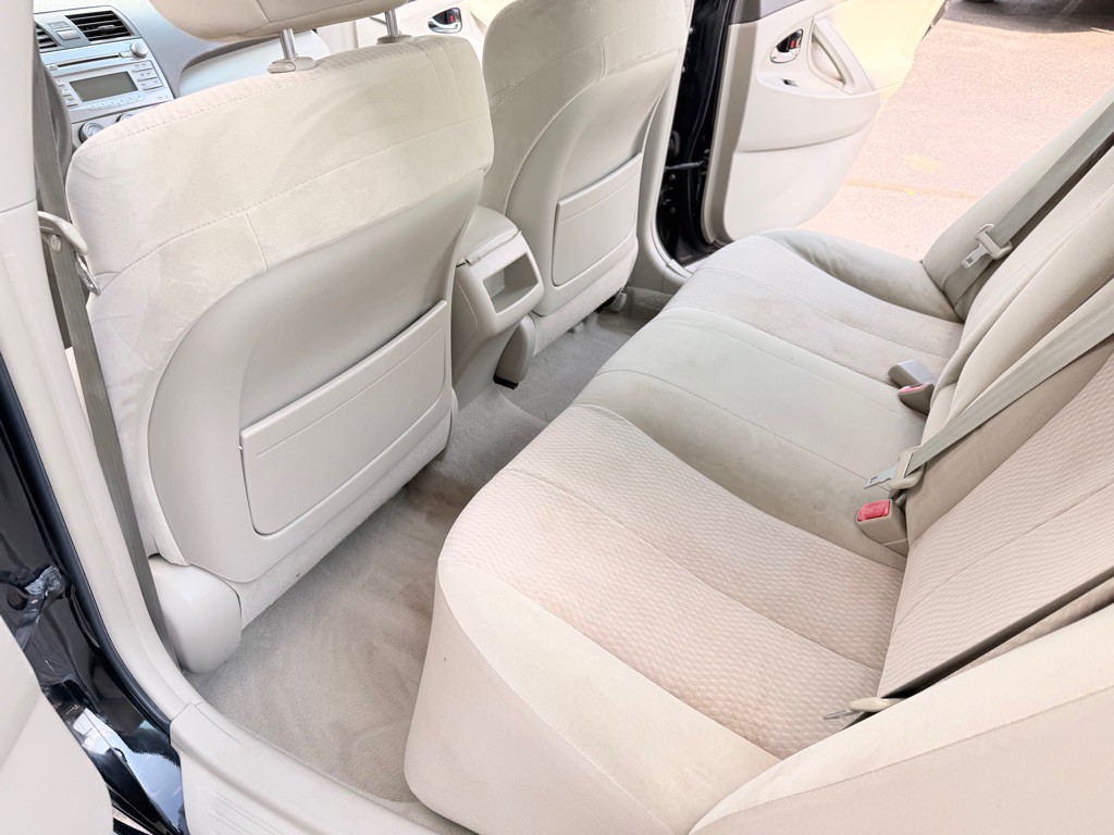 2011 Toyota Camry Image 12