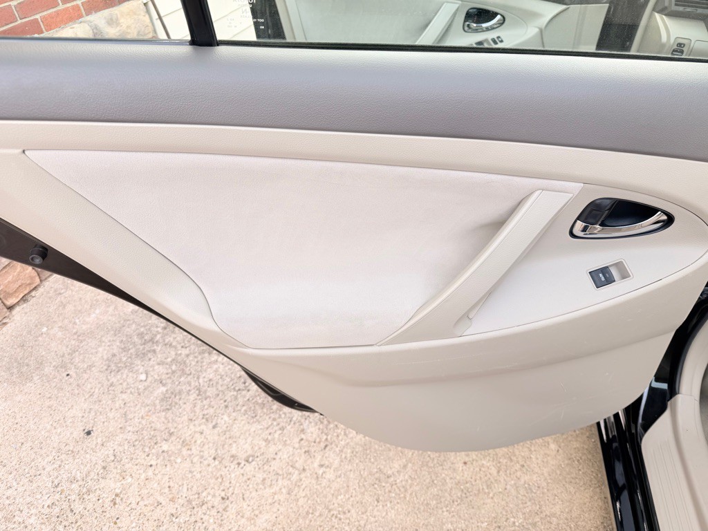 2011 Toyota Camry Image 14