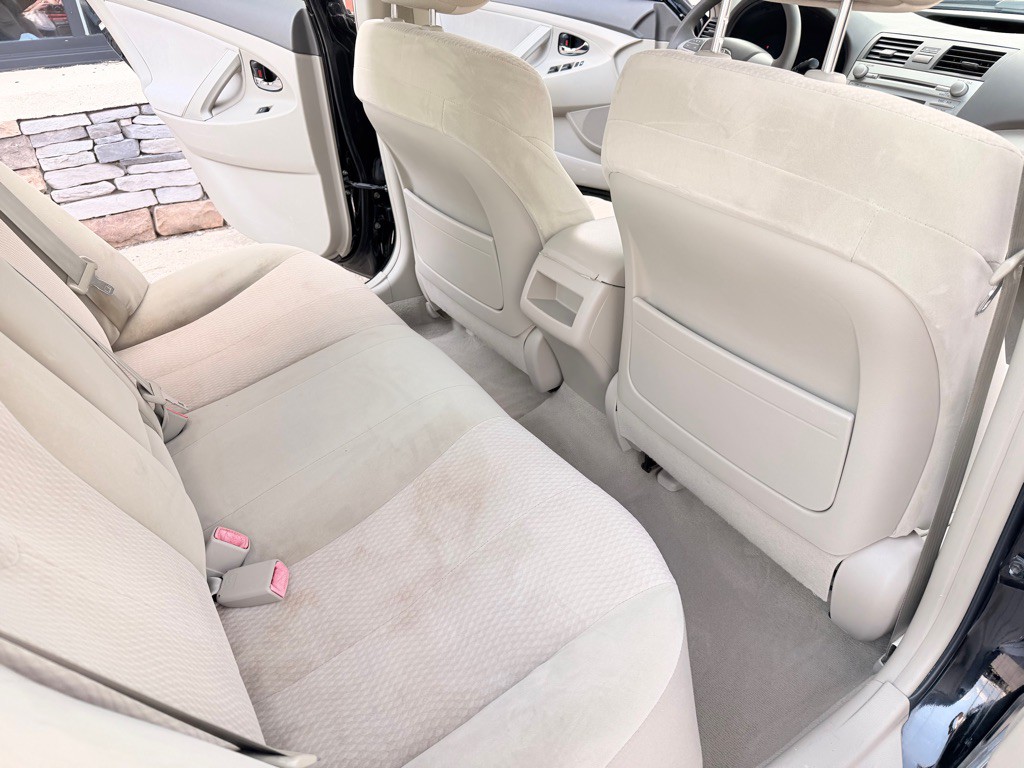 2011 Toyota Camry Image 16
