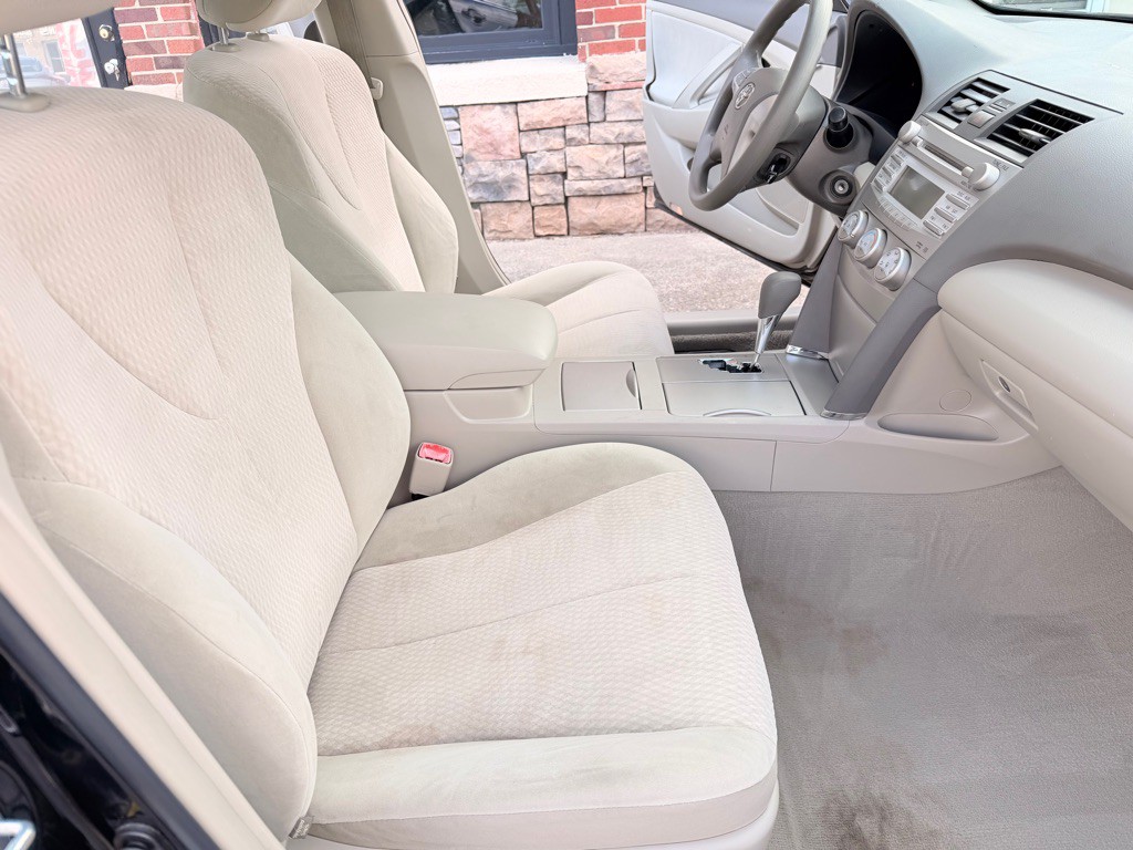 2011 Toyota Camry Image 20
