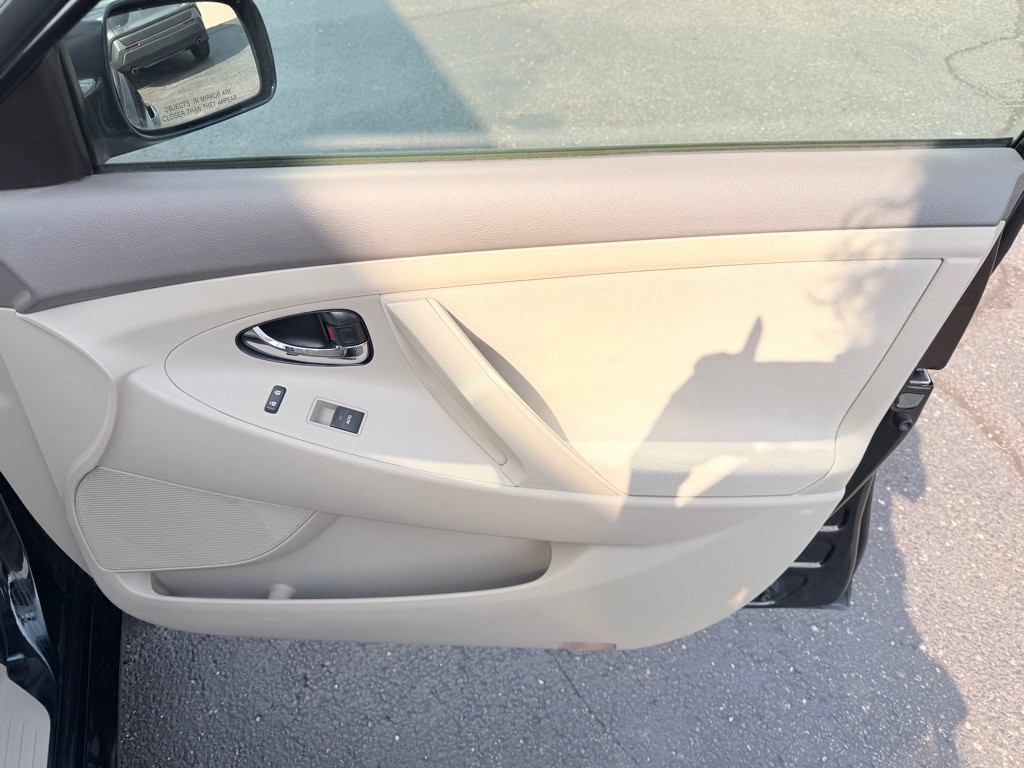 2011 Toyota Camry Image 22