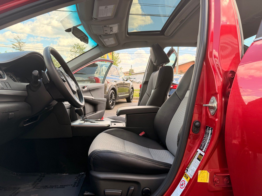 2013 Toyota Camry Image 8