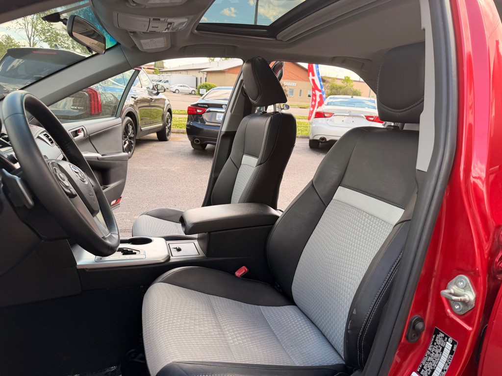 2013 Toyota Camry Image 9