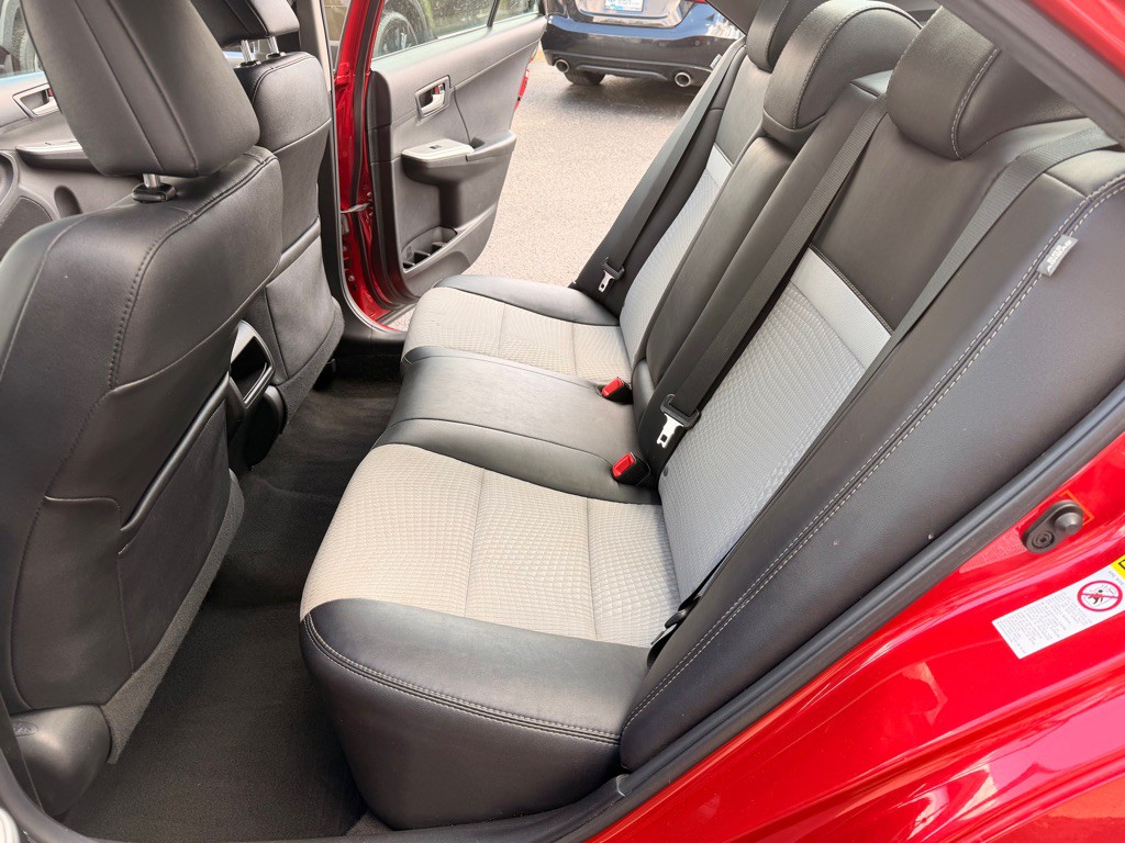 2013 Toyota Camry Image 11