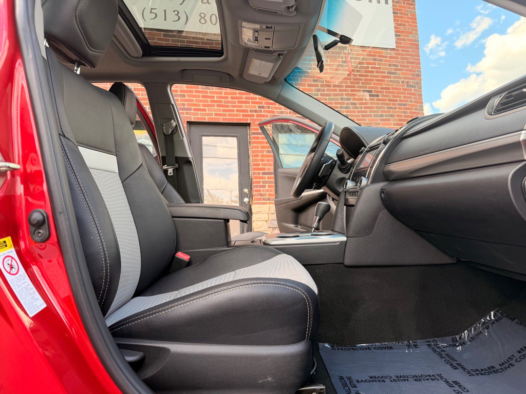 2013 Toyota Camry Image 18