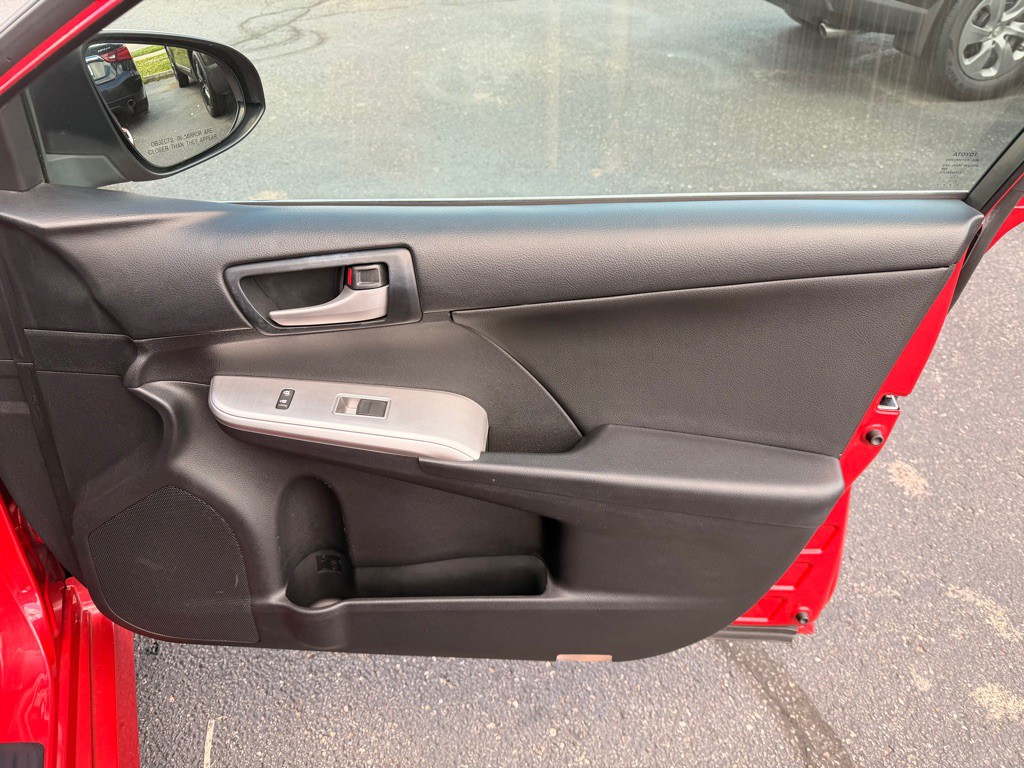 2013 Toyota Camry Image 20
