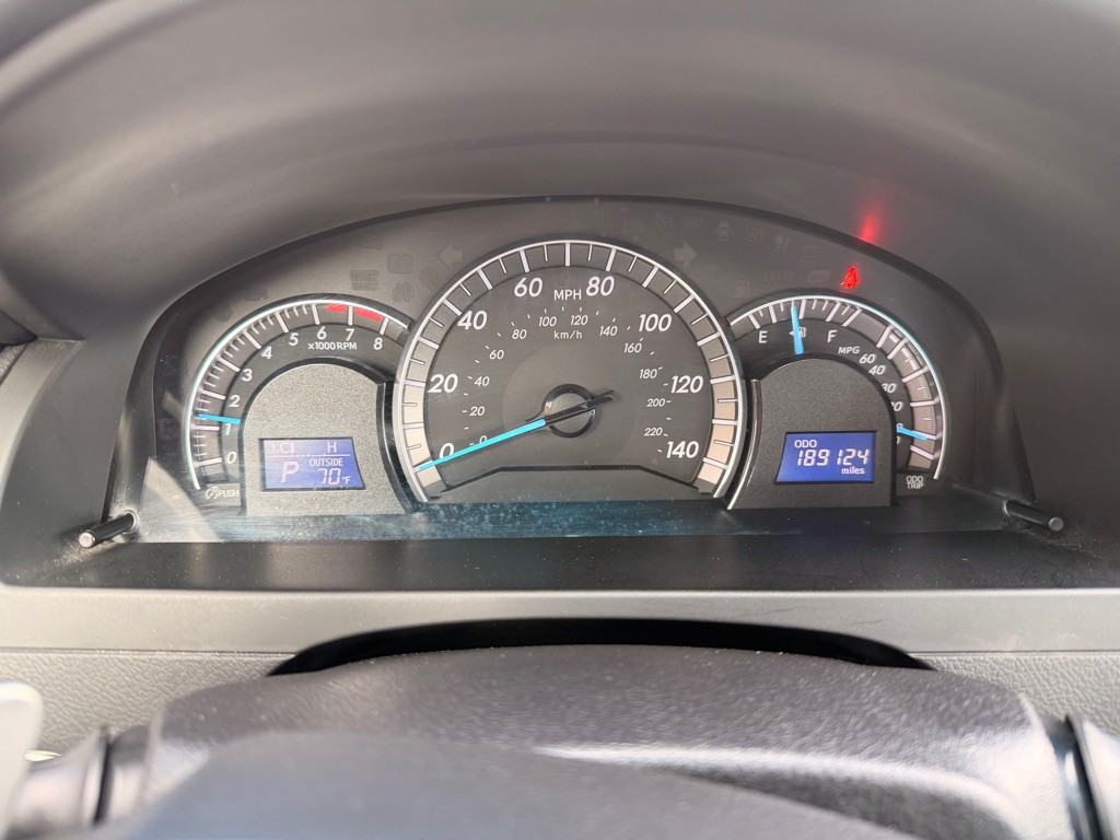 2013 Toyota Camry Image 22