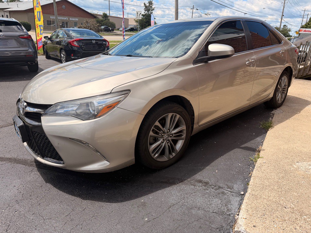 2017 Toyota Camry Image 4