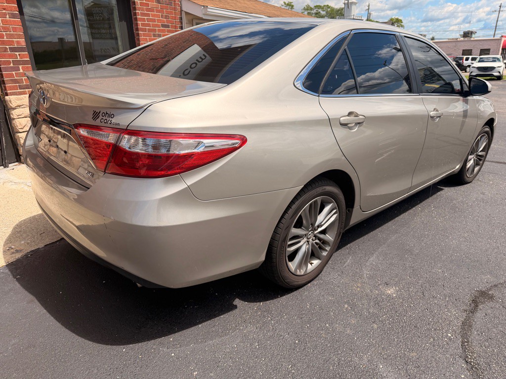 2017 Toyota Camry Image 7
