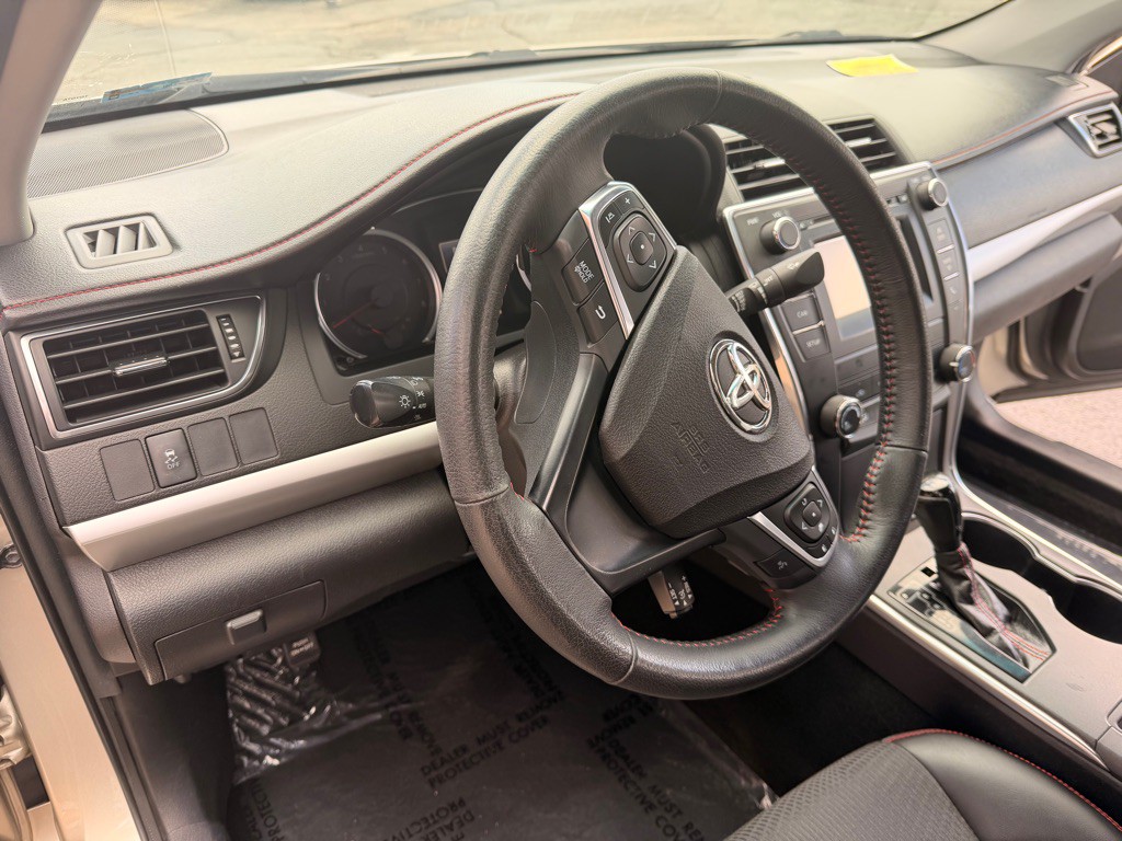 2017 Toyota Camry Image 8