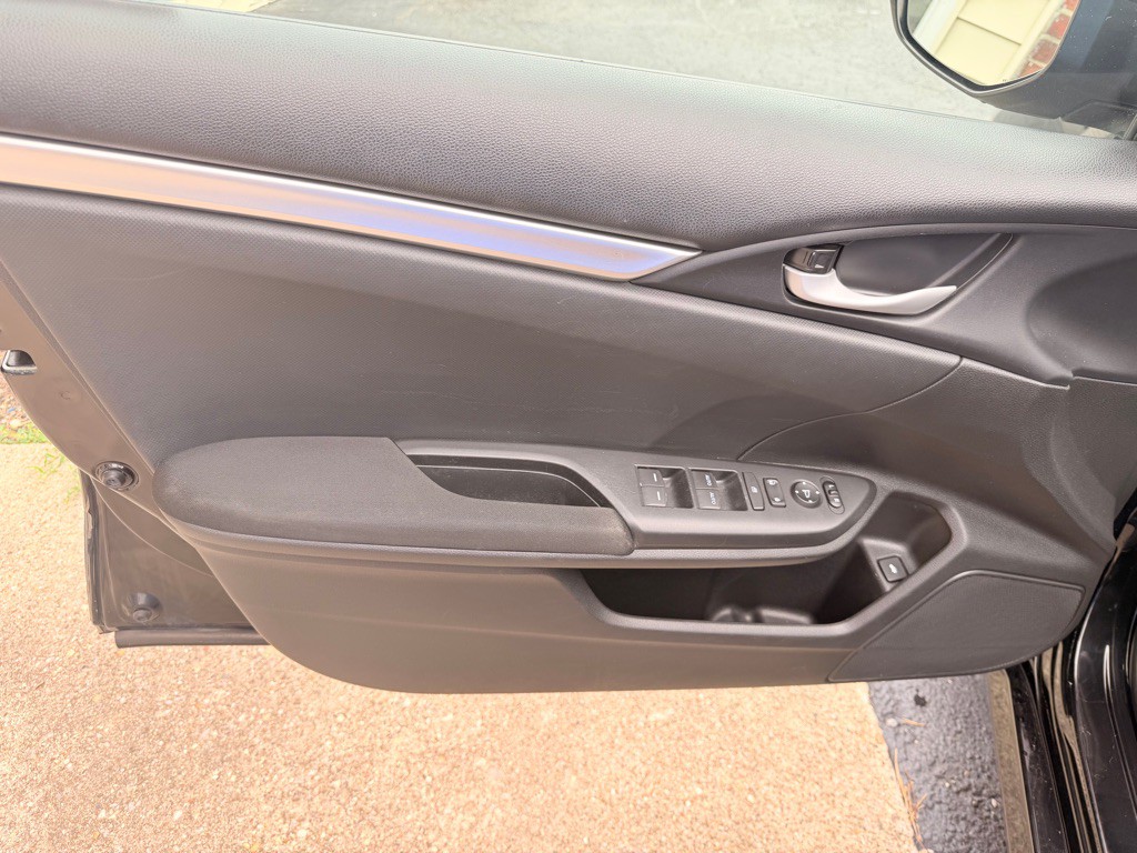 2018 Honda Civic Image 11