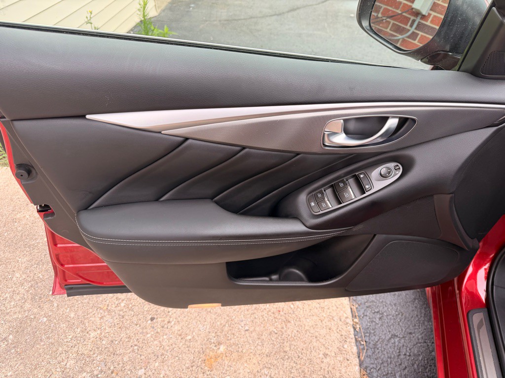 2014 INFINITI Q50 Image 11
