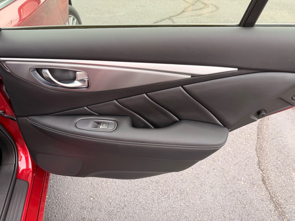2014 INFINITI Q50 Image 15