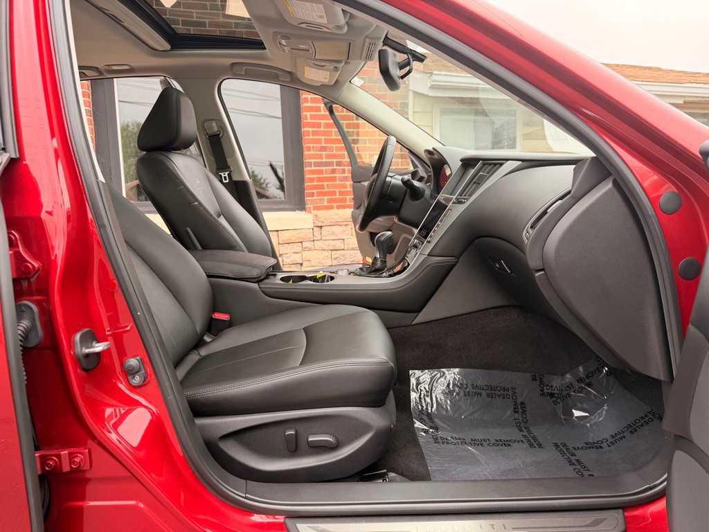 2014 INFINITI Q50 Image 18