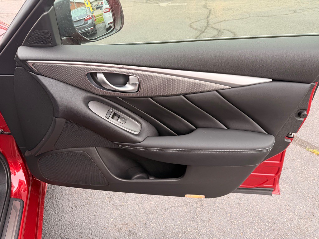 2014 INFINITI Q50 Image 19