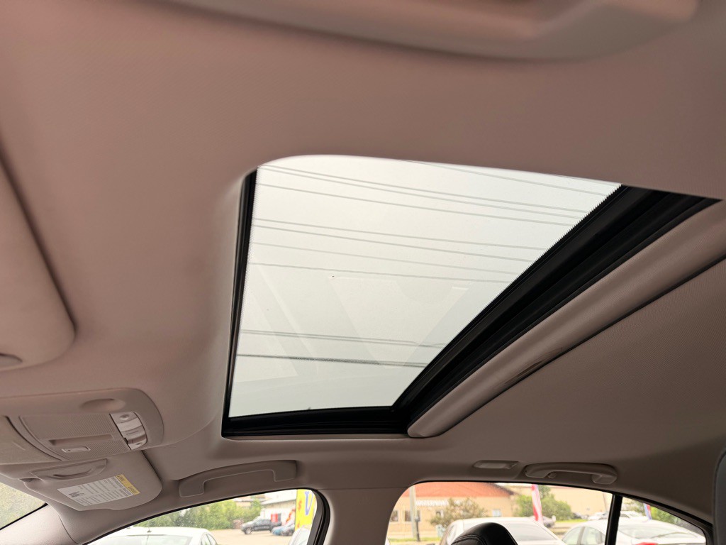 2014 INFINITI Q50 Image 29