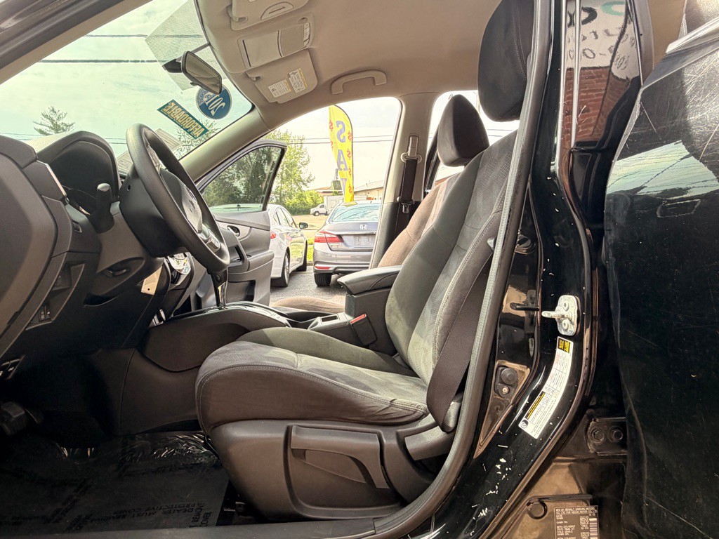 2015 Nissan Rogue Image 9
