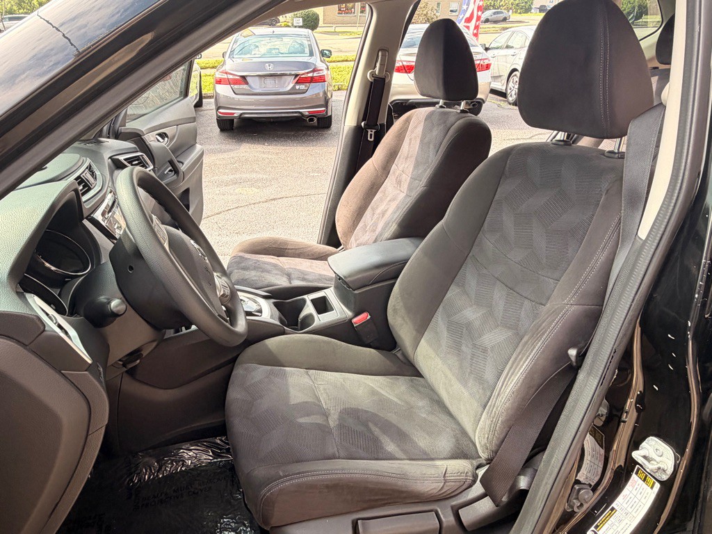 2015 Nissan Rogue Image 10