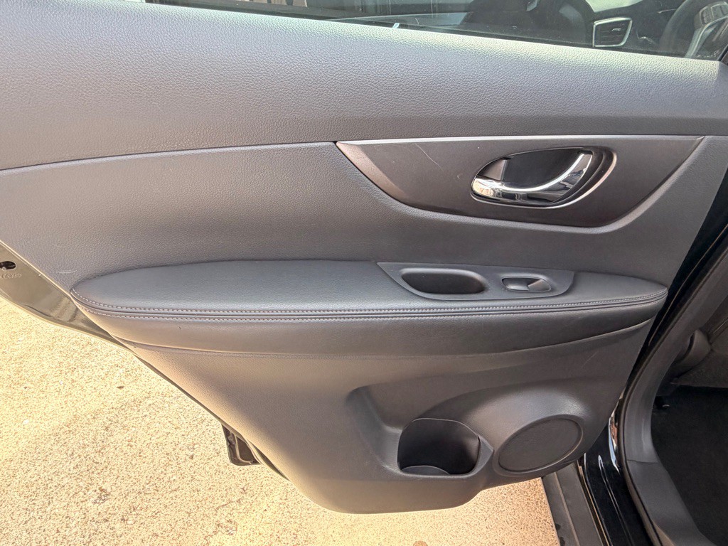 2015 Nissan Rogue Image 13