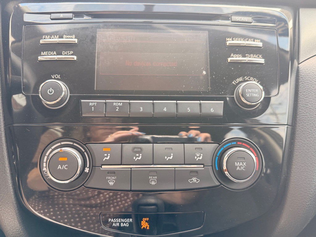2015 Nissan Rogue Image 26