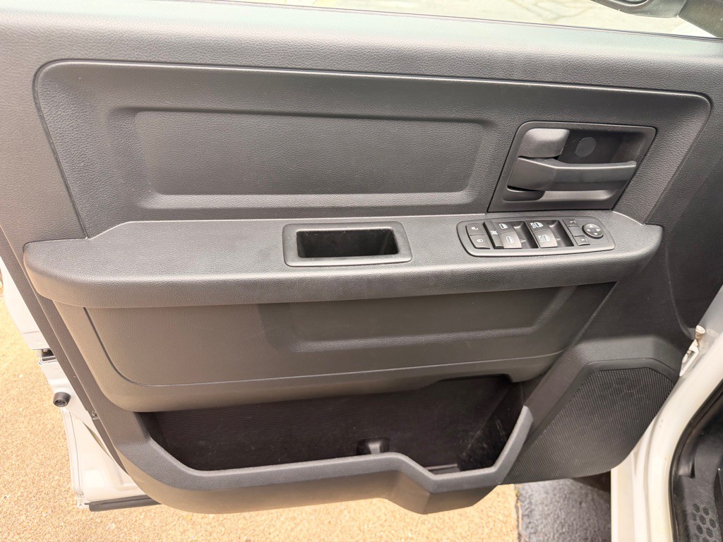 2016 RAM 1500 Image 12