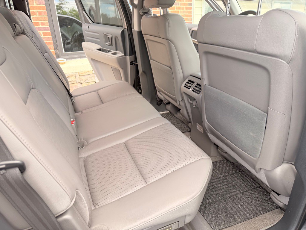 2012 Honda Ridgeline Image 16