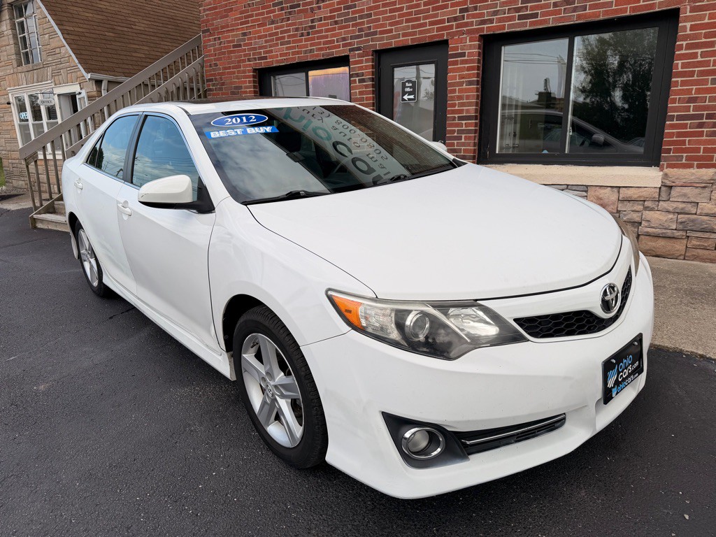 2012 Toyota Camry Image 2