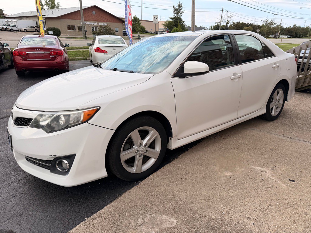 2012 Toyota Camry Image 4