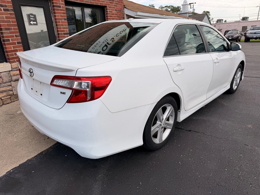 2012 Toyota Camry Image 7