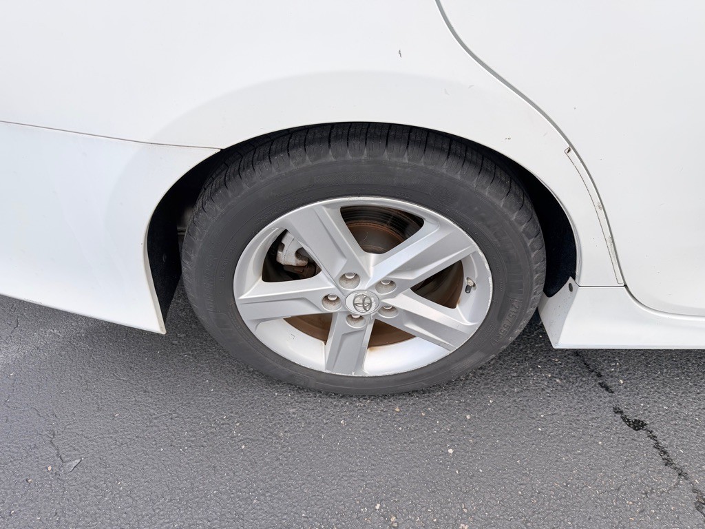 2012 Toyota Camry Image 20