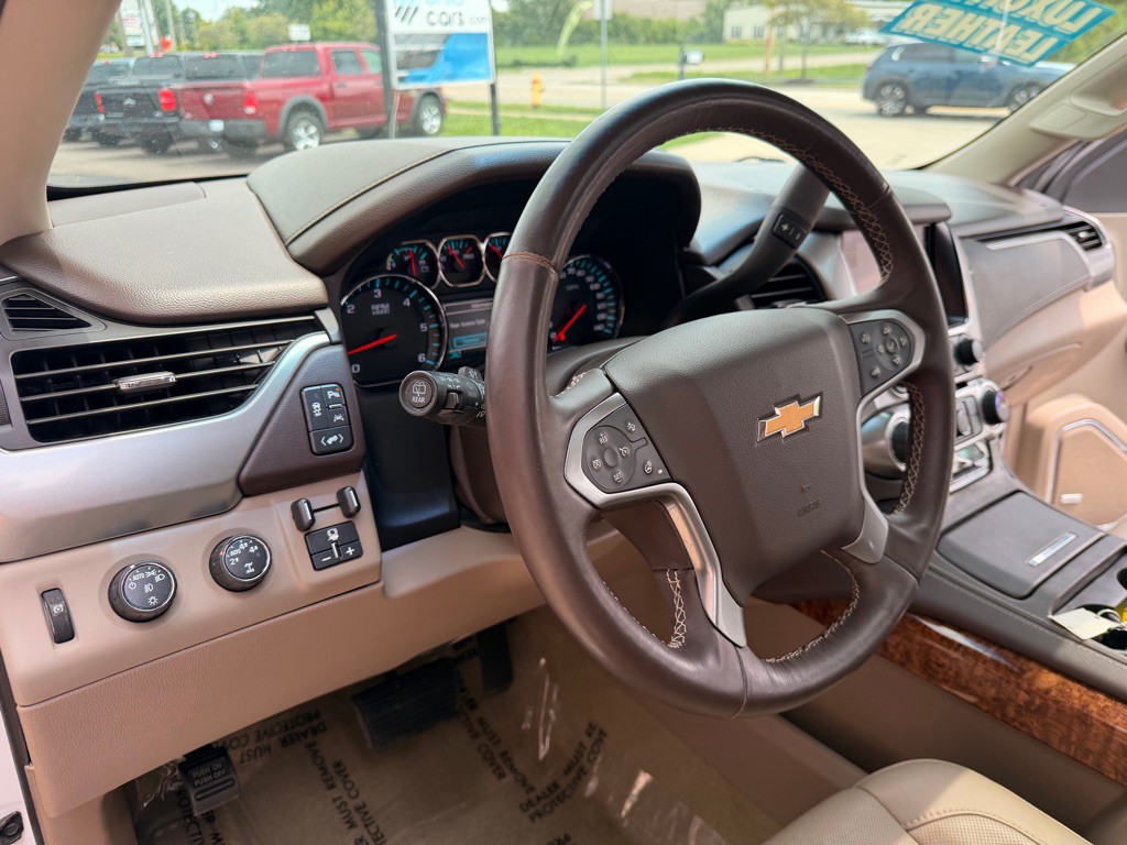 2016 Chevrolet Suburban Image 8