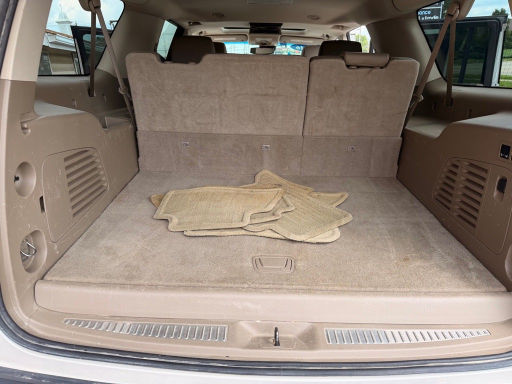 2016 Chevrolet Suburban Image 15