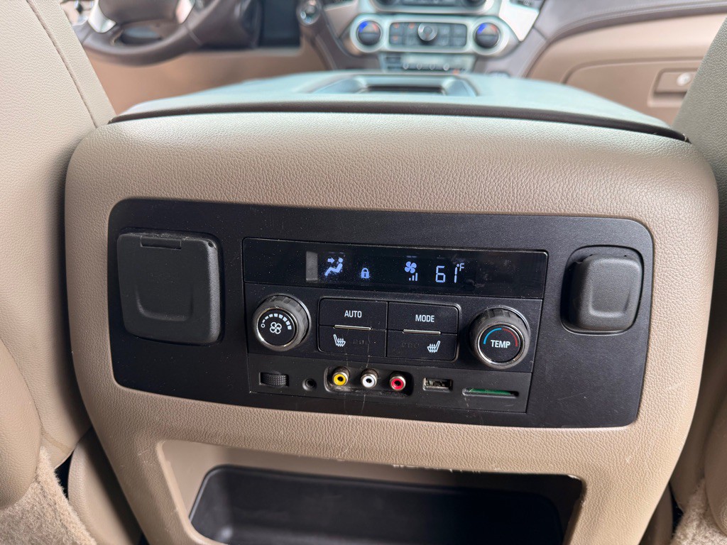 2016 Chevrolet Suburban Image 17