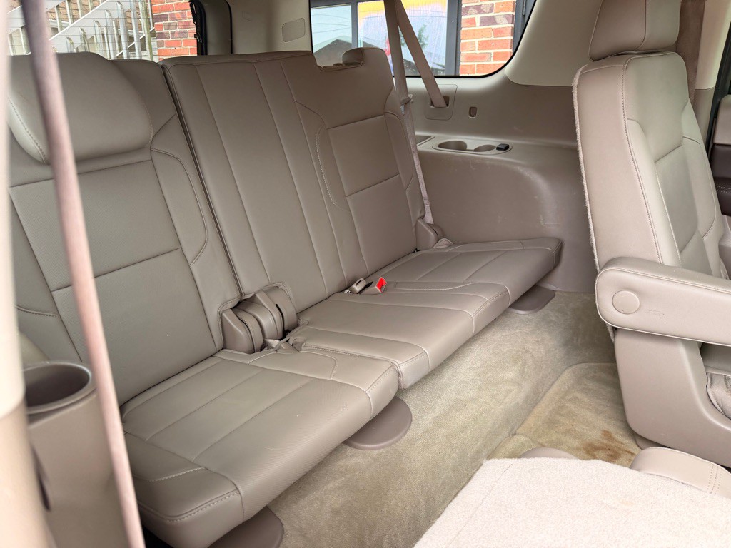 2016 Chevrolet Suburban Image 18
