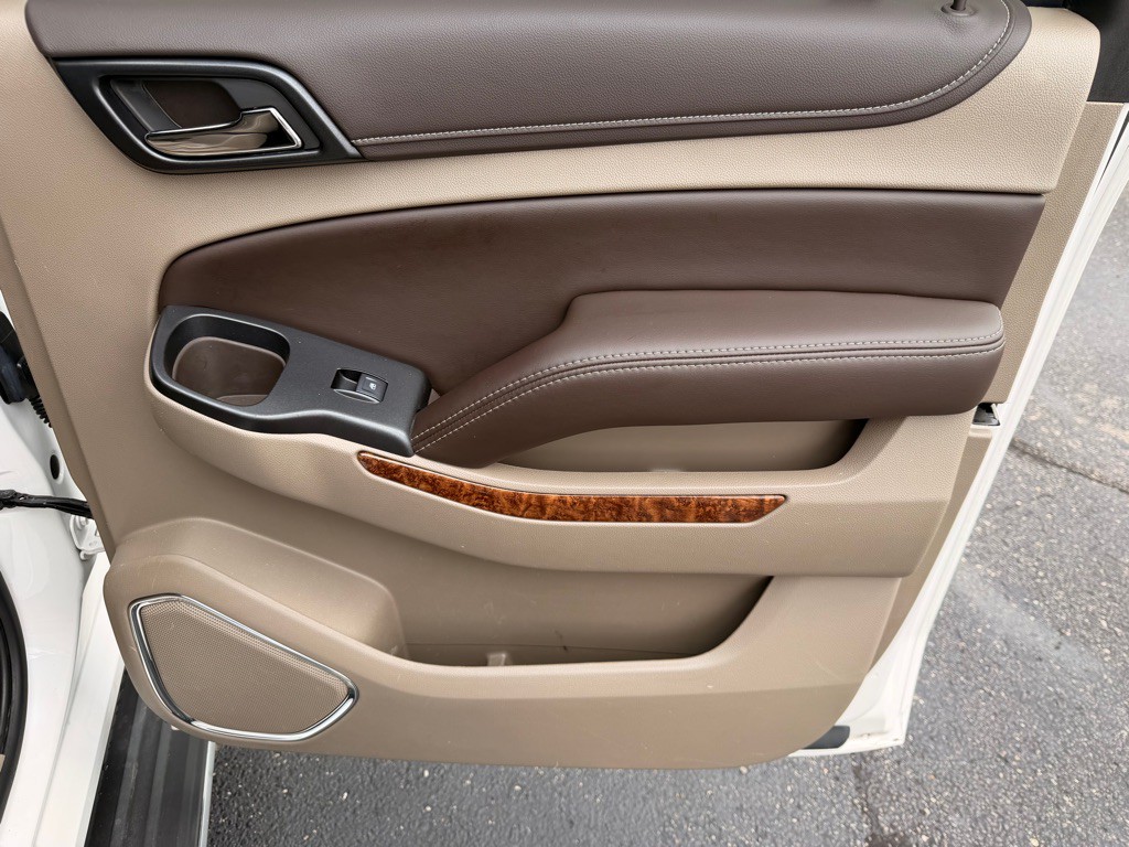2016 Chevrolet Suburban Image 19