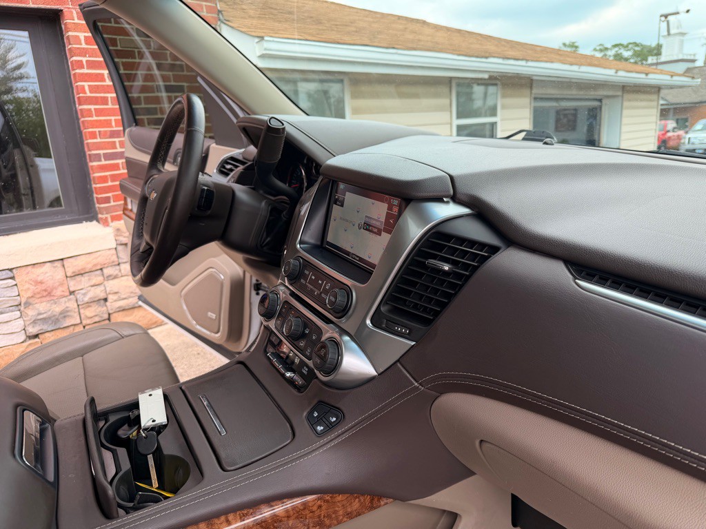 2016 Chevrolet Suburban Image 20
