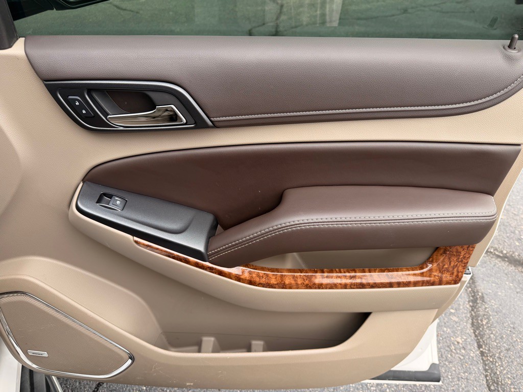 2016 Chevrolet Suburban Image 23