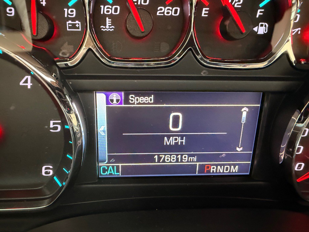 2016 Chevrolet Suburban Image 24