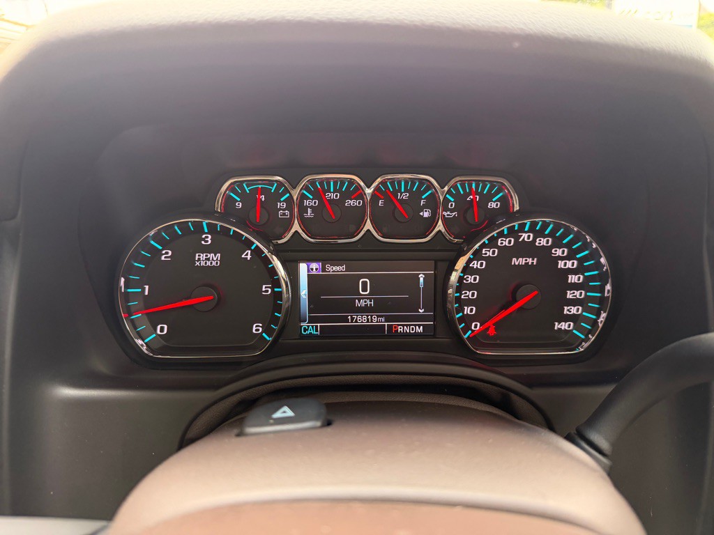 2016 Chevrolet Suburban Image 25