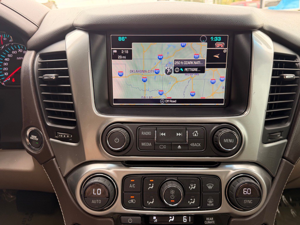 2016 Chevrolet Suburban Image 28