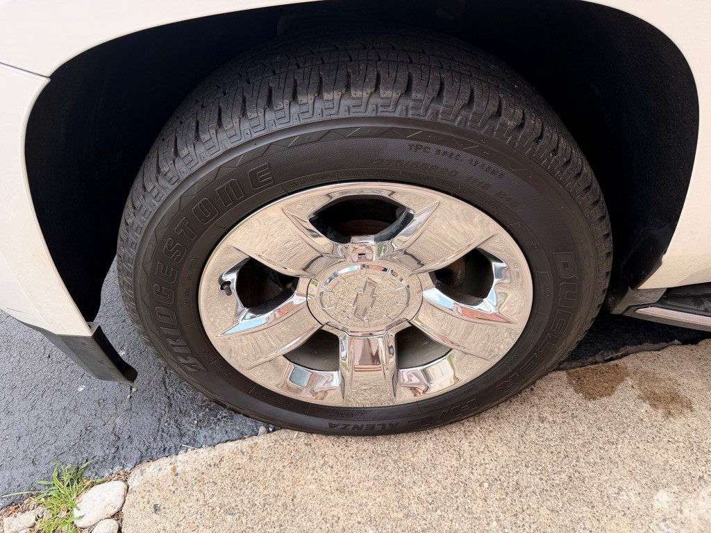 2016 Chevrolet Suburban Image 37
