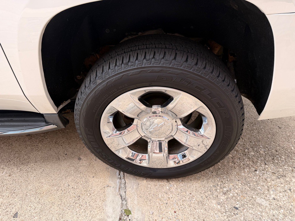 2016 Chevrolet Suburban Image 40