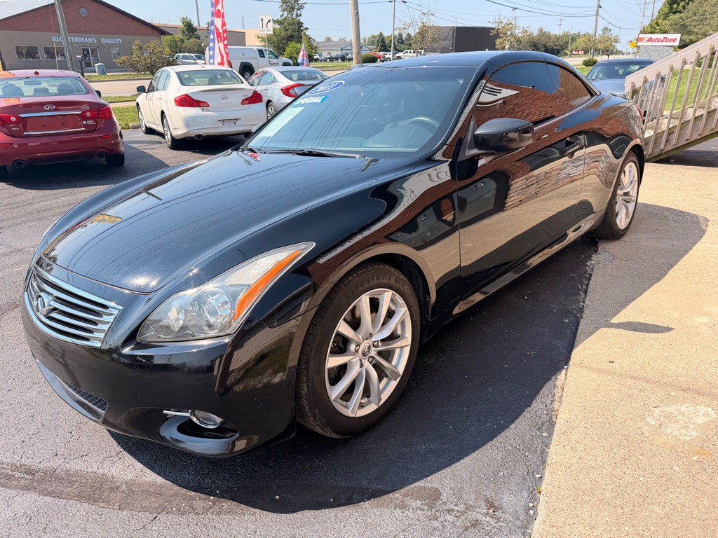 2011 INFINITI G37 Image 4