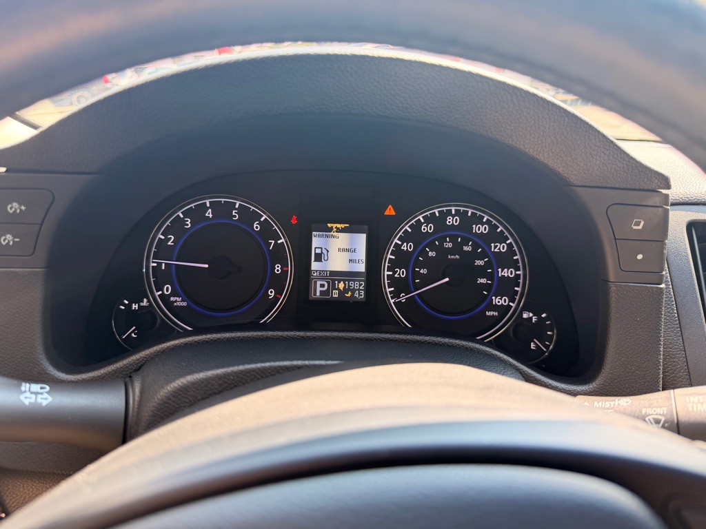 2011 INFINITI G37 Image 17