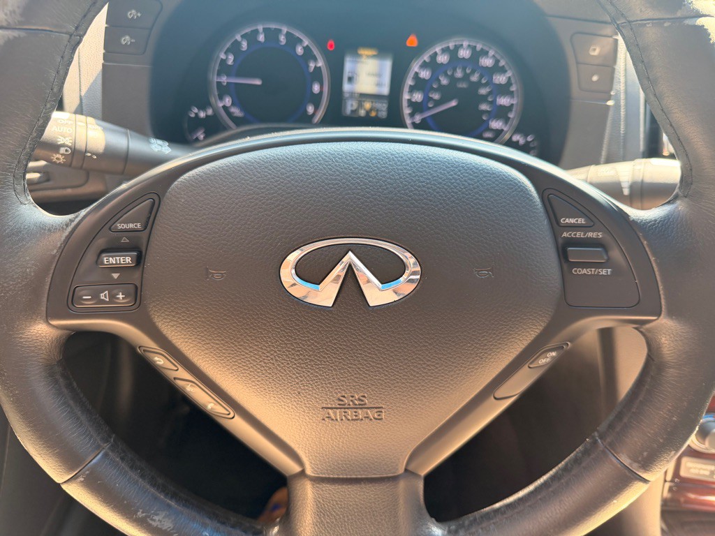 2011 INFINITI G37 Image 18