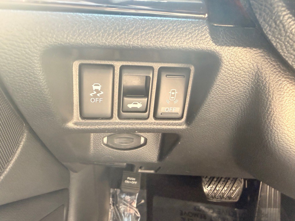 2011 INFINITI G37 Image 19
