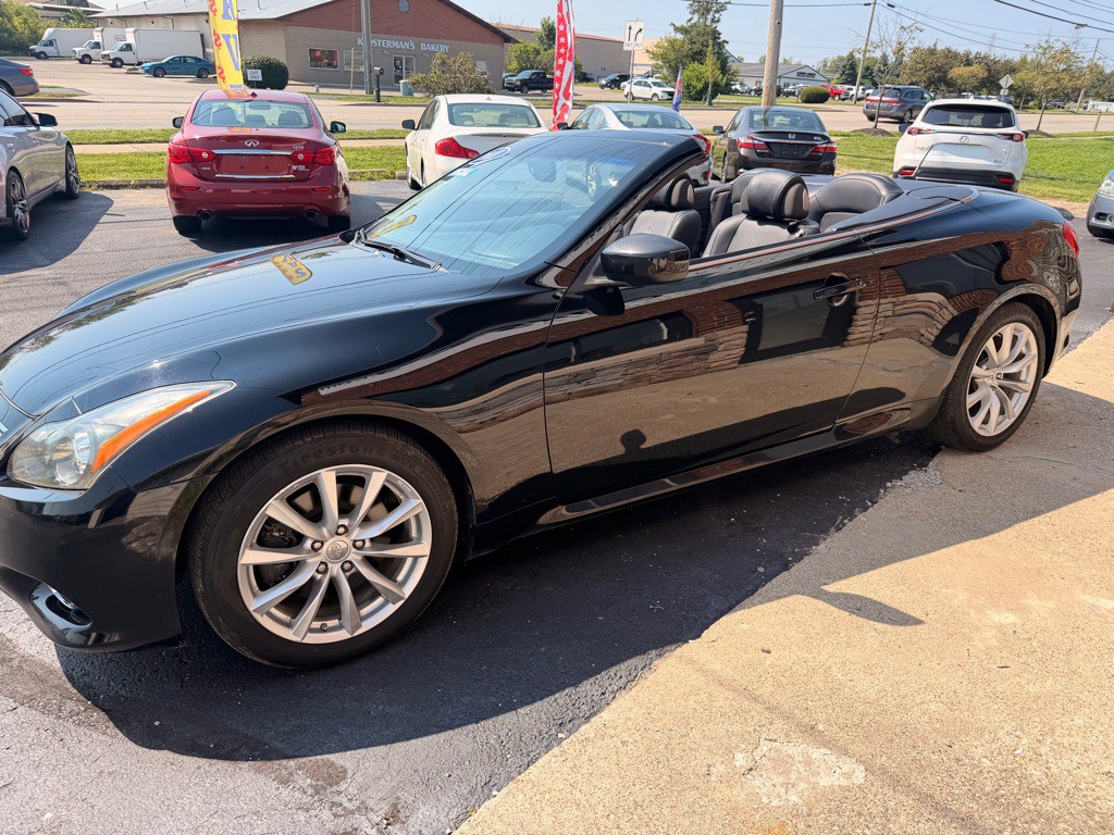 2011 INFINITI G37 Image 25
