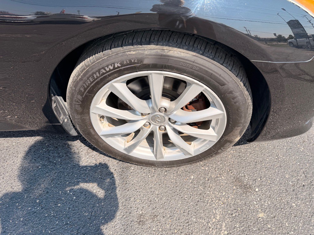 2011 INFINITI G37 Image 28