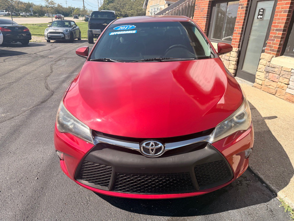 2017 Toyota Camry Image 3