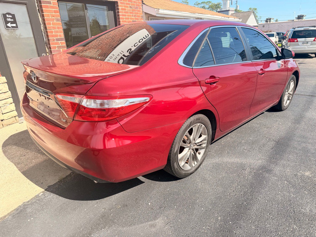 2017 Toyota Camry Image 7